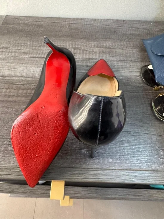 Christian Louboutin Black Patent Leather Cora Heart Pumps - Size 39 - Picture 13 of 13